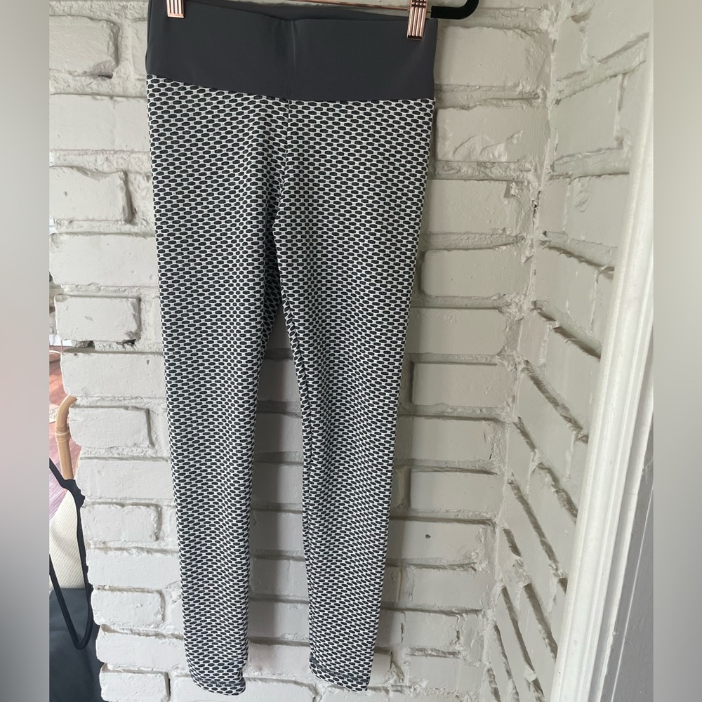 TWO PAIRS - Size S TikTok Butt Leggings